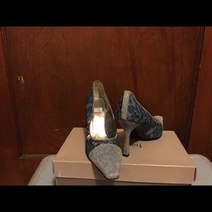 Timothy Hitsman Bluejean styled heels